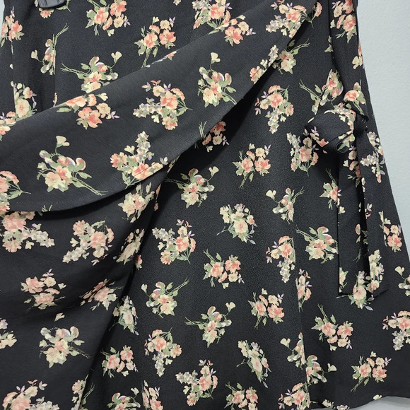 Collective concepts women's mini skirt floral size M black - Picture 3 of 6